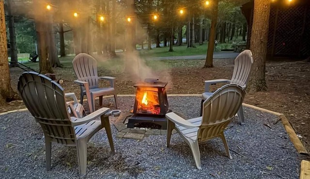 Peaceful Cabin Retreat | Lake Access + Hot Tub