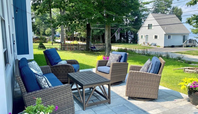 Peaceful lake escape; newly remodeled family cottage close to ski mountain!