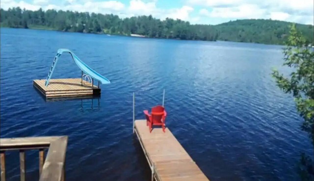 Peaceful Lakefront Cottage