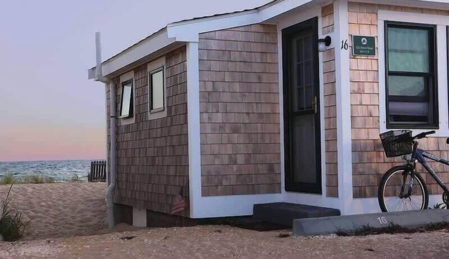 Peaceful Waterfront Beach Cottage!