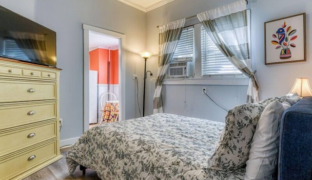 Pet Friendly 1st Floor Apt 2 Blocks to Beach & Main Ave | Private Entrance | .