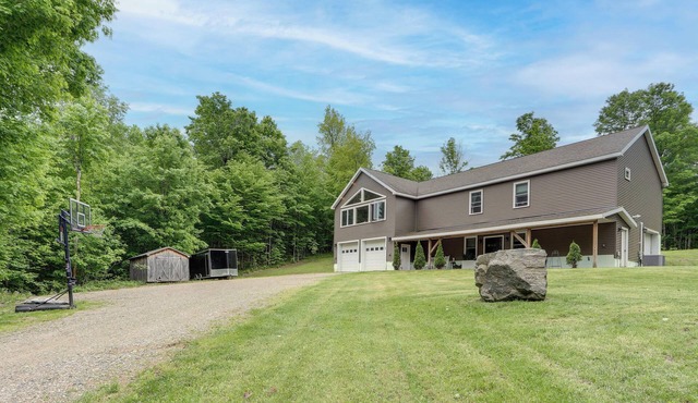 Pet Friendly Family Getaway on 15 Acres!