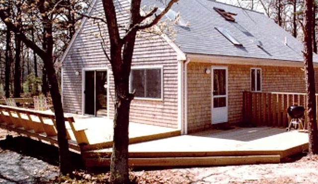 Pet-Friendly Serene Martha’s Vineyard Cottage with Skylights in Edgartown, Massachusetts