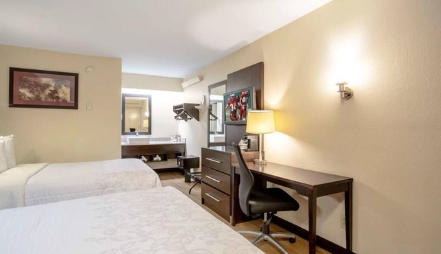 Pet Stays Free! With Free Parking for Your Convenience!