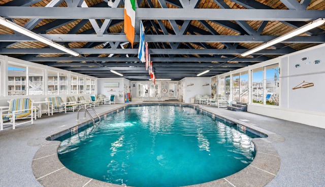 Pier 7 Condominiums