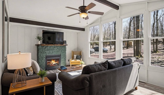 Pocono Cabin + Deck + Firepit | Near Big Boulder & Jack Frost | Estates Drive