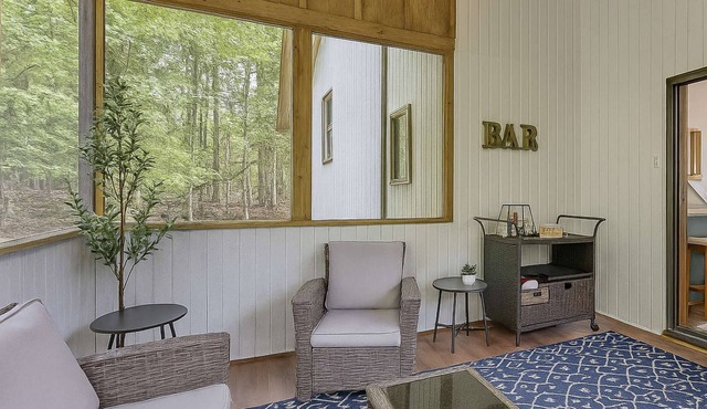 Poconos Hideaway - Woods & Wildlife in Tobyhanna
