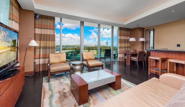 Pool & Direct Beach Access Bayview Beachfront Condo at The Ritz-Carlton in Bal Harbour