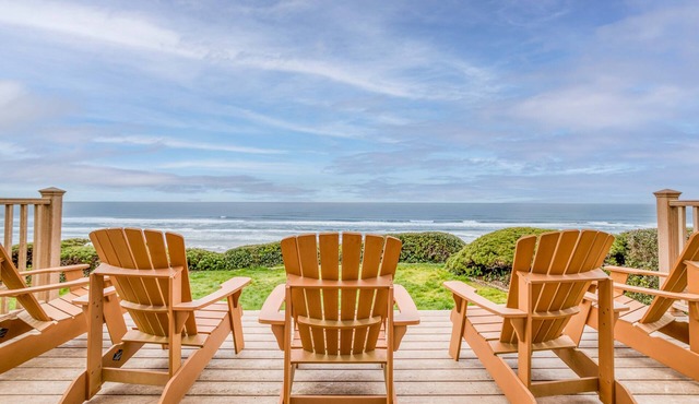 Popular Single-Level Newport Oceanfront w/Panoramic Views, Deck + Fireplace! in South Beach