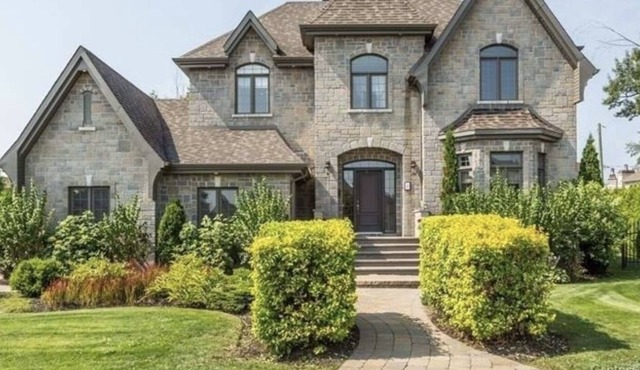 Prestigious 4BR home. Private backyard. Heated pool.