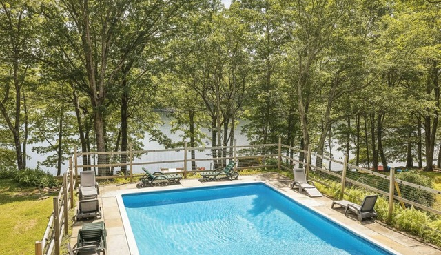 Price Drop! | Lakefront, Private Pool, Hot Tub Ping Pong, Foosball