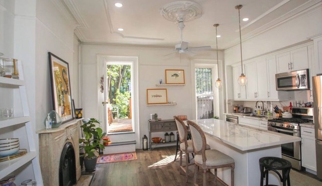 Prime location! Delightful Modern Prospect Height Townhouse 3Br/1.5Ba