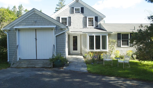 Private access to beach, ocean view and minutes from Acadia National Park in Southwest Harbor
