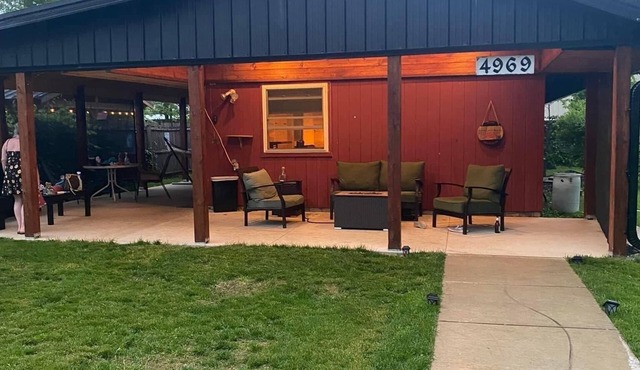 Private cabin that sits on fenced in one acre lot. (Dog friendly)