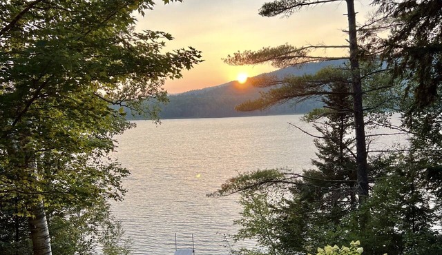 Private Lakefront, 4BR3BA, Dock, Fireplace, Firepit, Views, Dogs OK
