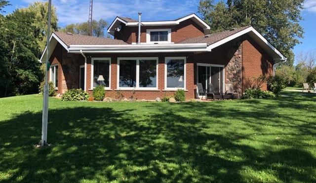 Private Lakefront Octagon House