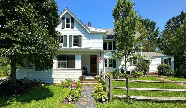Private Unit in shared 1830 Farmhouse