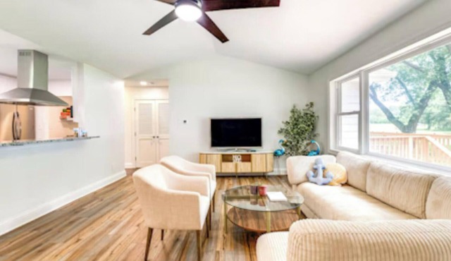 Private Waterfront Retreat w/dock on 7+ acre in Colonial Beach