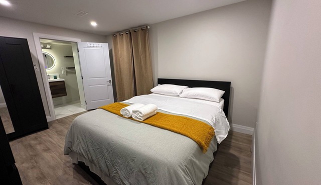 Pvt bedroom & En-suite bathroom