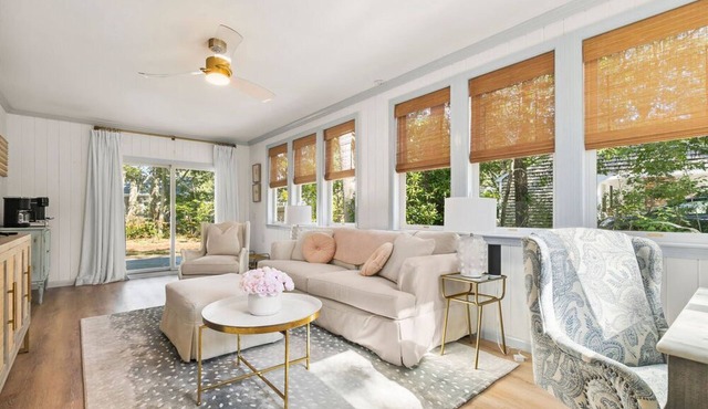Quaint Cape Cod Home! A/C! Firepit! Dogs Allowed