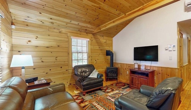 Quaint dog-friendly cabin getaway with firepit, AC, kitchen, & hiking