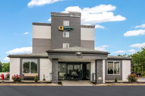 Quality Inn Rochester West