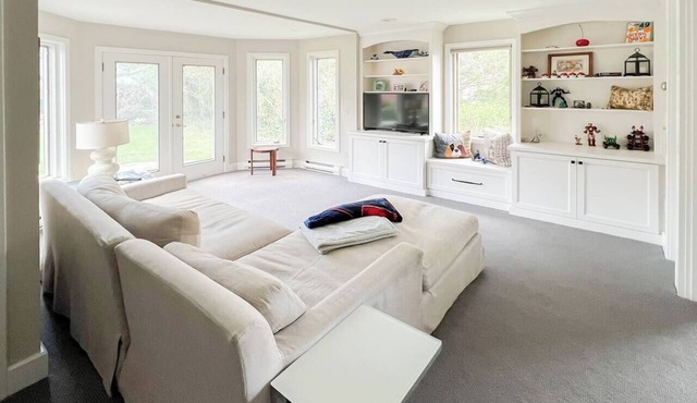Quiet Home Near Cobbs Hill, Brighton, & the City