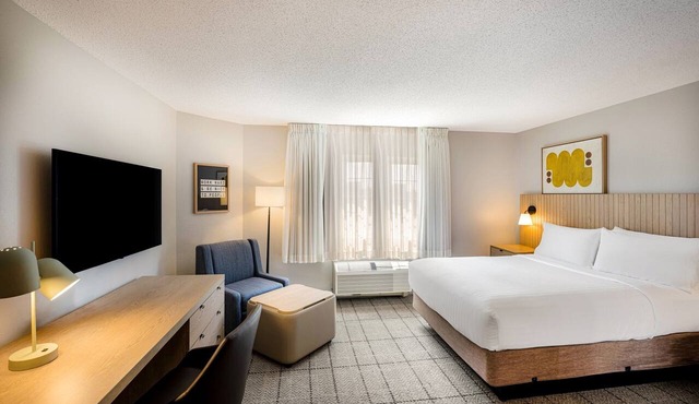 Recreate Sensational Memories! Stay Near Newport Centre! Parking Available! in Jersey City