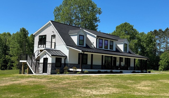 Red Creek Acres - NEW 4-bedroom house in Cooperstown close to Dreams Park