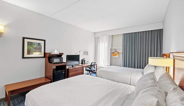 Relax in Style in 2 Rooms Near Trexler Nature Preserve - Breakfast Included