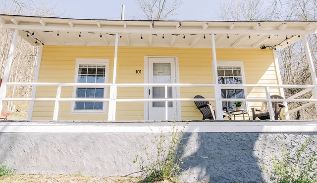 Renovated 1-Bed Mountain Cabin