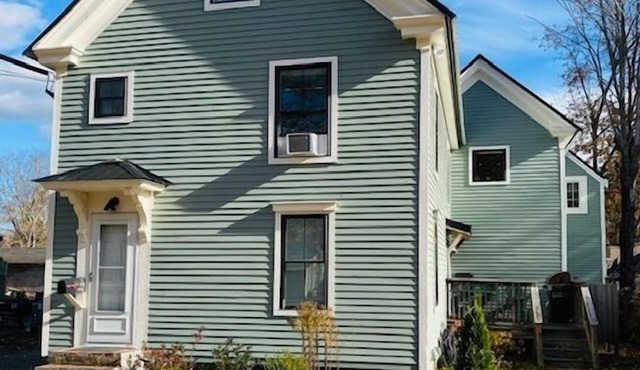 Renovated 1870 Farmhouse in Downtown Kennebunk | Sleeps 8