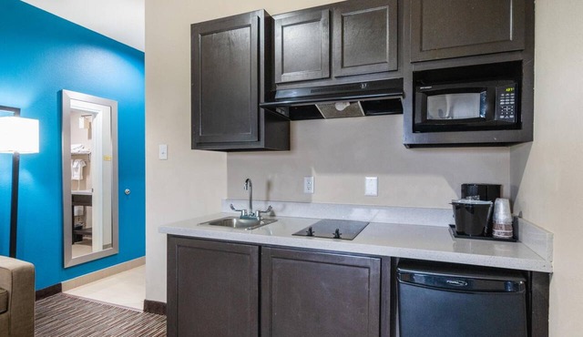 Residency Suites - Cotulla in Cotulla