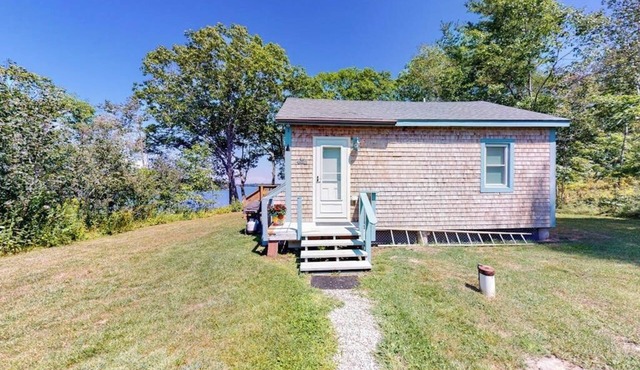 Rising Tide Cottage- Waterfront home on St. George River with private beach & deck - near festivals