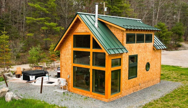 River Views | Private Hot Tub | The Willow Cabin