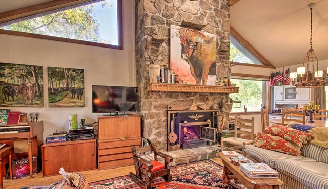 Riverfront Getaway w/Treehouse, Fire Pit & Deck! in Mammoth Springs