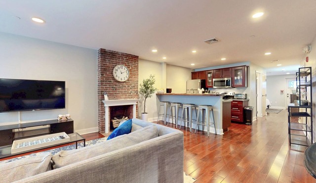 Roomy 1-bedroom - Faneuil Hall and Quincy Market
