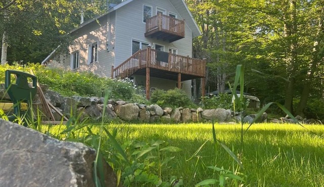 Rustic Villa | 3 Bedrooms, Fireplace, Pet-Friendly & Near Lac Maskinongé in Saint-Gabriel-de-Brandon