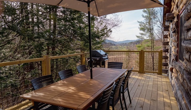 Rustic Log Cabin w/Modern Updates - Close to Stowe - Steps from LV Rail Trail