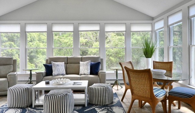 S.S. Escape | Walk to Beaches | Newly Renovated | Dog Friendly