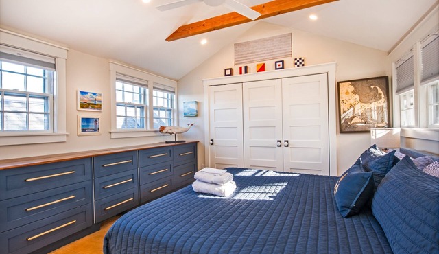 Sailor’s Sanctuary | Luxe West End Condo w/Rooftop Harbor Views