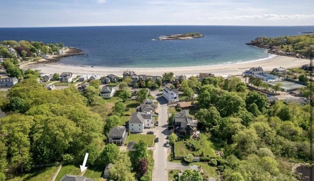 SAVE 10%…Last minute special for this sunny beach weekend of July 24-26!