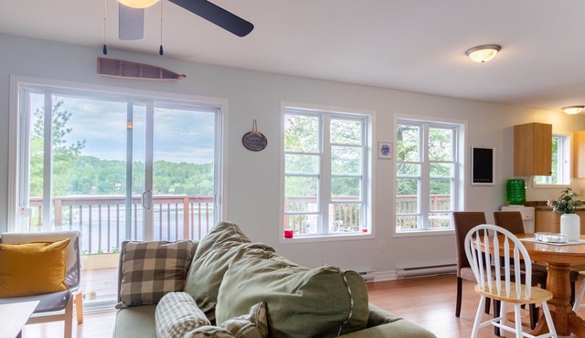 Savour Waterfront Views at an Enjoyable Cottage