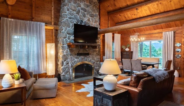 Scenic, Dog-Friendly Log Cabin: Minutes to Lake Winnipesaukee, Gunstock Mountain