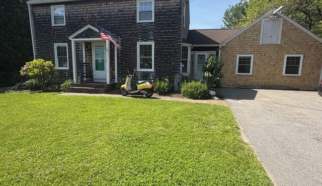 "Seaglass Cottage" New listing! Wonderful 3-bedroom house by the Sea