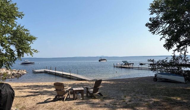Sebago Lake Beach House, 3 Bedrooms, Sleeps 6, Sandy Beach, Dock & Mooring