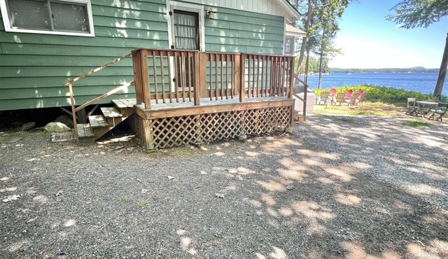 Sebago Waterfront-Large Private Lot, Dock, Screened Porch, Grill. Pets Allowed in SEBAGO