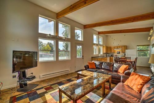Secluded Getaway w/Deck, Steps to Fritz Creek! in Homer