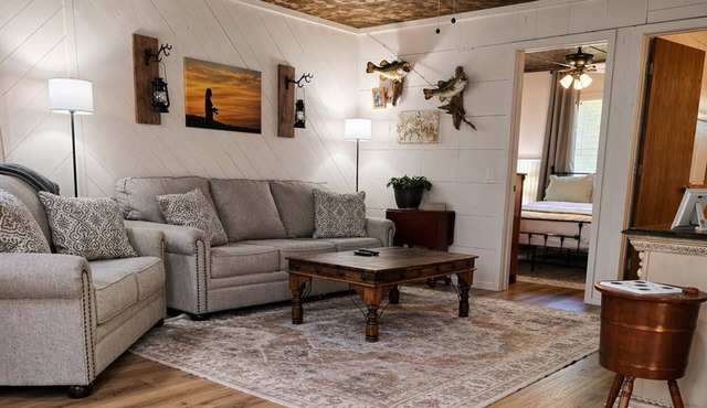 Secluded Table Rock Lake Cabin Near Branson in Green Forest