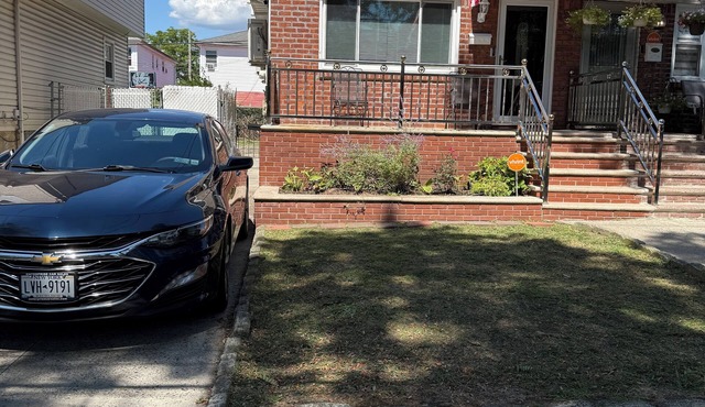 Serene 3-bedroom house with AC in Queens located in a quiet neighborhood